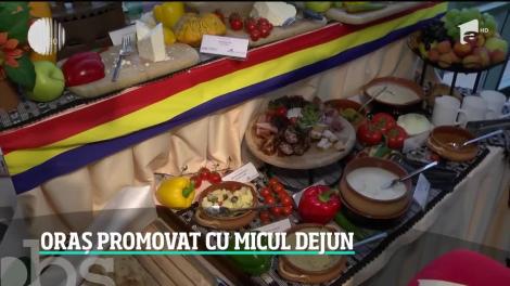 În Sibiu, turiştii fac cunoştinţă cu tot ce-i mai bun la micul dejun. Bucătarii pun pe masă doar ingrediente care dau savoare locului de sute de ani