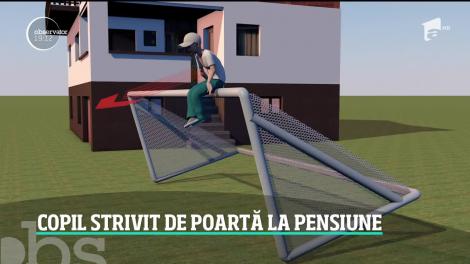 Copil strivit de o poartă de fotbal, la o pensiune din Alba