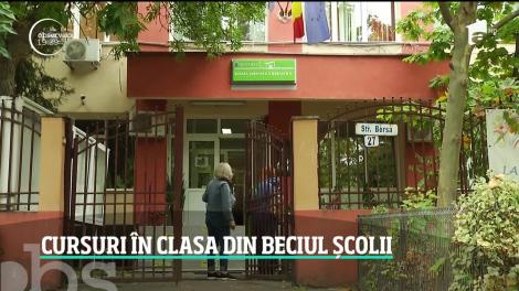Clasă de cursuri amenajată în beciul unei şcoli, la Sibiu. Părinții sunt revoltaţi de condiţii