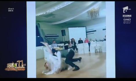 Ea în rochie de mireasă, el în costum de ginere. Mirii s-au luat la bătaie în fața invitaților - Video