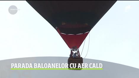 Spectacol de culoare la Festivalul Baloanelor cu aer cald din Mureş