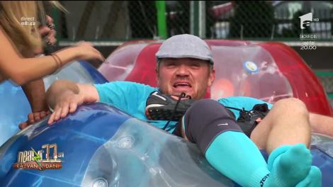 Goluri spectaculoase şi faulturi dure între Real Răzvan şi United Oţil, la cel mai tare meci de bubble footbal!