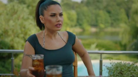 Sacrificiul, episodul 8. Leo (Mihai Gruia) îi face o serenadă Divei (Oana Zăvoranu): Visul meu mai adânc te conține pe tine