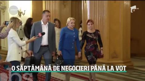 Moţiunea de cenzură, citită cu sala aproape goală. Au fost prezenți mai puţin de un sfert dintre parlamentari