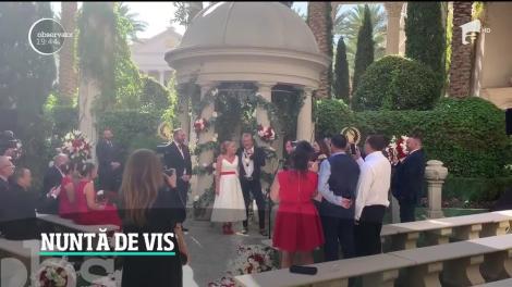 Surpriză uriaşă pentru doi tineri abia căsătoriţi. Rod Stewart le-a cântat la petrecere