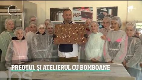 Un preot face în timpul liber praline cu foiță de aur.