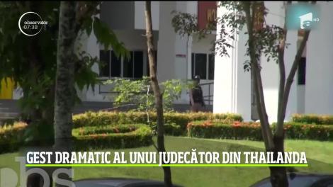 Gest dramatic al unui judecător din Thailanda. Magistratul s-a împuşcat în sala tribunalului, la finalul unui proces