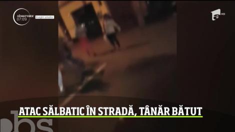 Bărbat bătut cu bestialitate, în plină stradă, în Sighetul Marmației. Scenele sângeroase, filmate și postate pe internet