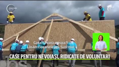Case pentru nevoiași, ridicate de voluntari într-o comună din Vâlcea