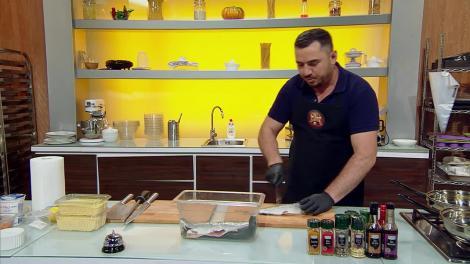 Iulian Saragea, bucătarul care a gătit pentru Radu Mazăre! Primul concurent care a plecat fără să ştie ce se afla sub cloşuri!