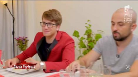 Gazda Perfectă. Manele și bancuri cu animale: Un măgar se duce la farmacie și cere 44 de prezervative...