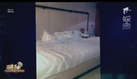 Smiley News - Neatza cu Răzvan și Dani. Robbie Williams și patul uriaș. Cum arată dormitorul artistului