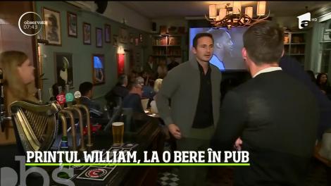 Prinţul William şi antrenorul Frank Lamprad au urmărit împreună într-un pub meciul naţionalei Angliei