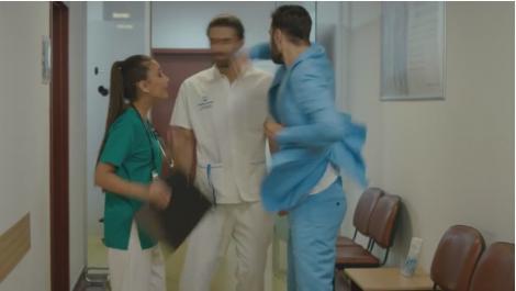 Sacrificiul, episodul 11. Andrei (Denis Hanganu) îl lovește pe Robert (Daniel Nuță). Reacția Ioanei (Oana Cârmaciu)