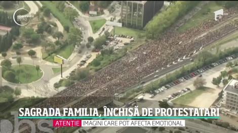 Haos general în Barcelona! Protestatarii au blocat străzile iar oamenii sunt panicați: „Trebuie să stai în casă, să nu ieşi...”