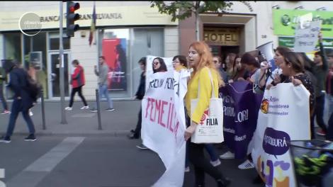 O farmacistă a fost mutilată cu acid de soţul ei, în plină stradă, la Oneşti