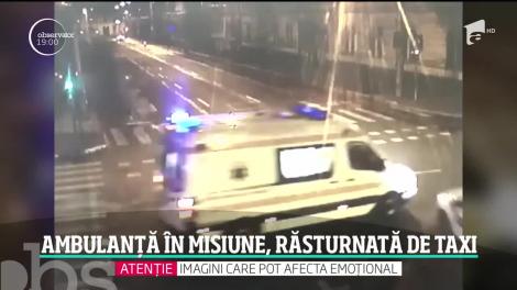 Momente de coşmar în centrul oraşului Cluj-Napoca. O ambulanţă cu un pacient în stare gravă s-a răsturnat, după ce a fost izbită de un taxi