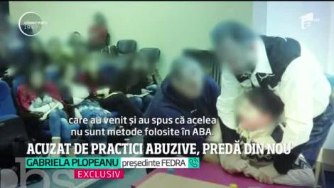 Individul acuzat că foloseşte tehnici abuzive în terapiile cu copiii care suferă de autism s-a întors să predea lecţii