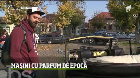 Maşinile de epocă au făcut spectacol în Constanţa, dar şi în Târgu Mureş! Bijuteriile pe patru roţi au stârnit curiozitatea trecătorilor