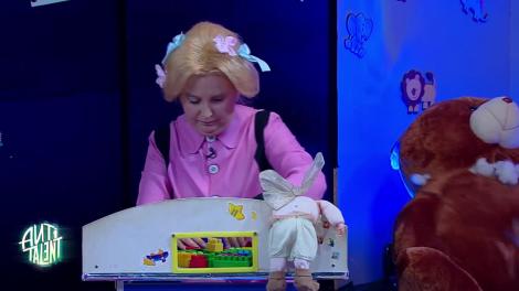 Antitalent. Andreea Marin, supraveghetor la locul de joacă al copiilor: Aici toate visele se împlinesc! Părinții tăi sunt aici, iata-i!