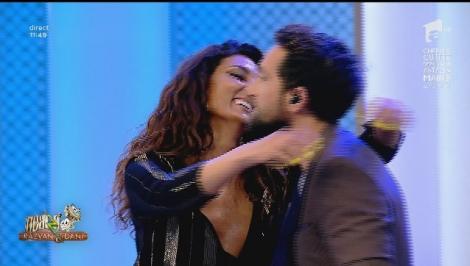 Neatza cu Răzvan și Dani. Dani Oțil îi face o declarație de dragoste Claudiei Pavel: De aici, de lângă copacul cu dorințe...