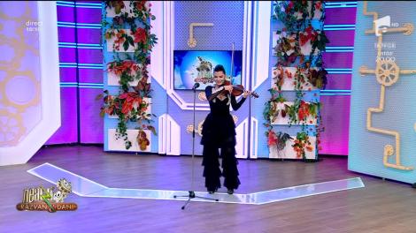 Raluca Răducanu, Fata cu Vioara, cântă piesa Traditional Mix la Neatza cu Răzvan și Dani