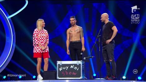 Moises i-a uluit pe juraţi cu flexibilitatea şi trucurile sale! A rugat-o pe Delia să-l calce pe cap, în timp ce stătea cu fruntea pe niște cioburi!