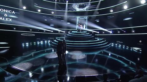 Te cunosc de undeva. Alex și Monica Anghel se transformă în Captain Jack - IKO IKO