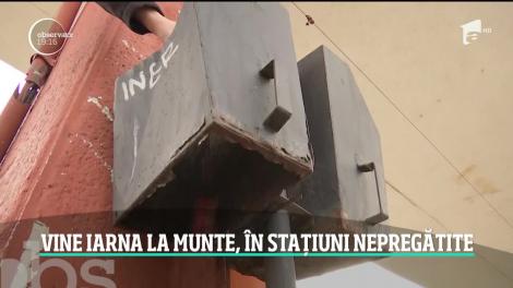 Iarna e aproape la munte, însă staţiunile nu par pregătite pentru un nou sezon. Ce găsesc turiştii şi cum răspund autorităţile locale