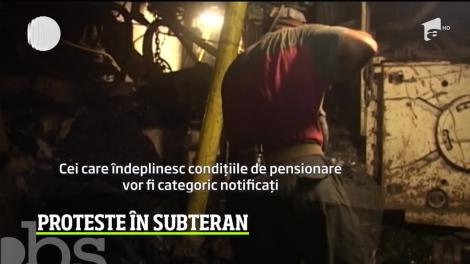 Minerii protestează în Valea Jiului. Peste 100 de ortaci sunt blocaţi în subteran în minele Paroşeni şi Uricani