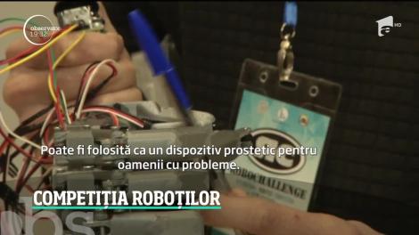 Competiţia Roboţilor din Capitală. Peste 600 de împătimiţi ai roboticii s-au duelat în probe originale