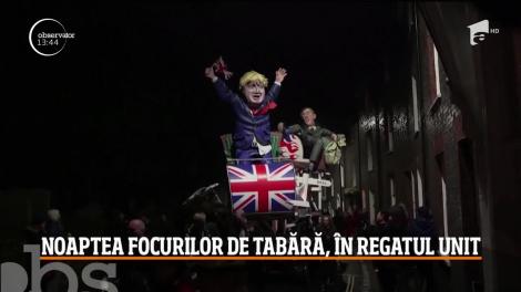 Sărbătoare în Regatul Unit. Britanicii au sărbătorit noaptea focurilor de tabără