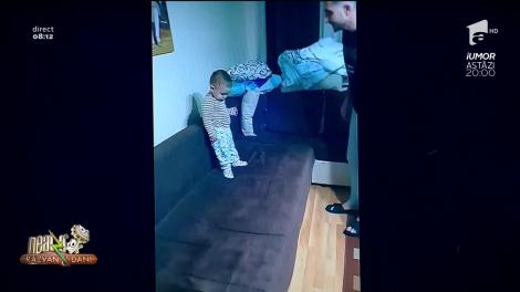 Smiley News - Neatza cu Răzvan și Dani. Copilașul care nu vrea să se culce. Dialog de senzație