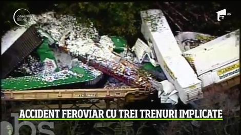 Trei trenuri de marfă au fost implicate într-un accident feroviar în SUA
