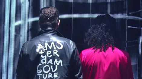Te cunosc de undeva! Șerban Copoț și Cezar Ouatu se transformă în Michael Jackson & Justin Timberlake - "Love never felt so good"