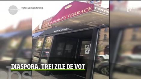 Alegeri Prezidențiale 2019. Un cuplu de români din Germania au venit la vor îmbrăcaţi în miri