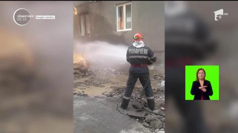 Epopeea lucrărilor făcute de mantuiala continuă! Dorel a ajuns într-un cartier din Reşiţa şi au spart o țeavă de gaze, iar un bloc era să ia foc