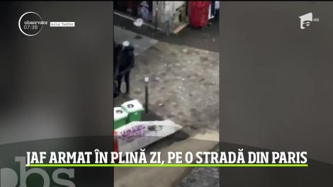Jaf armat în plină zi, pe o stradă din Paris