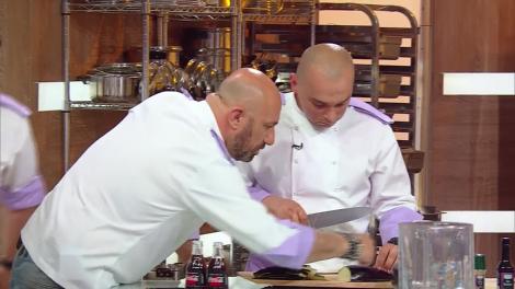 Chef Cătălin Scărlătescu a cam depășit câmpul intim al Amaliei! "Mă gândeam că poate mă vede soțul meu sicilian d-acasă!"