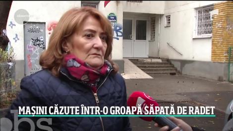 Pericol de moarte pe străzile din Bucureşti. Două maşini au căzut într-o groapă săpată de muncitorii de la RADET