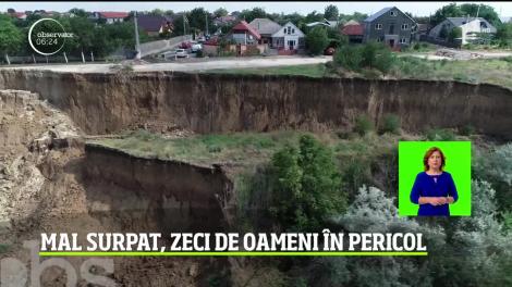 Într-o comună din Constanța, zeci de oameni au fost evacuați deoarece malul Canalului Dunăre-Marea Neagră continuă să se surpe