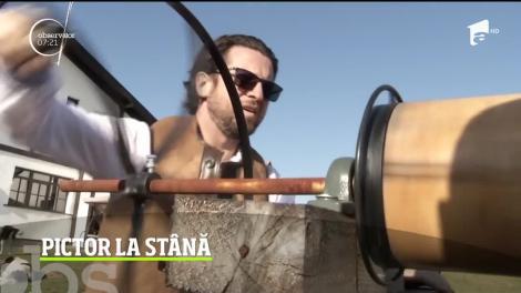 Un pictor din Bucureşti a renunţat la pensule şi şevalet şi s-a retras la o stână din Cluj