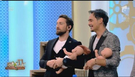 Cine-i cel mai priceput tătic?! Finaliștii concursului ”Cel mai sexy tătic”, provocați să schimbe scutece și să umple biberonul legați la ochi