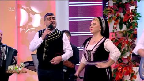 Neatza cu Răzvan și Dani. Cornelia Rednic și Formația Pindu cântă piesa Gura ta mi ambeati