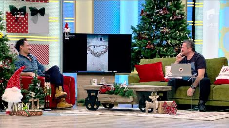 Smiley News - Neatza cu Răzvan și Dani. Cum să dai mâncare la găini sub formă de inimă: Eu sunt cocoșul, nebuna mea!