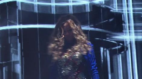 Te cunosc de undeva! Bella Santiago se transformă în Eleni Foureira - "Fuego"