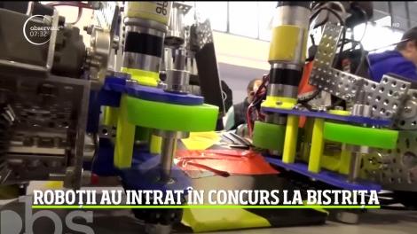 Peste 100 de liceeni şi-au prezentat creaţiile la un concurs de robotică desfăşurat la Bistriţa