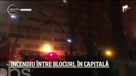 O casă aflată între blocuri, în zona Iancului din Capitală, a luat foc