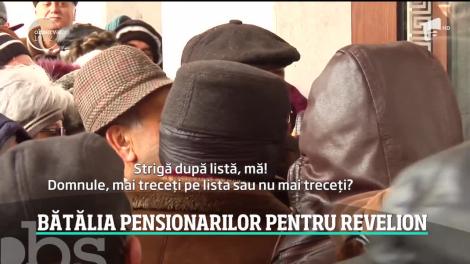 Bătălia pensionarilor pentru Revelion. Aproape 200 de bătrâni din Galaţi s-au călcat în picioare ca să prindă biletele oferite de Primărie