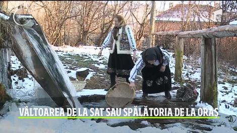 Vâltoarea de la sat sau spălătoria de la oraș! Ce aleg gospodinele în pragul sărbătorilor